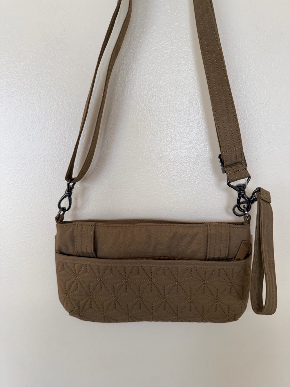 LUG Flyer Convertible Chestnut color Quilted Crossbody Belt Bag - Picture 2 of 8
